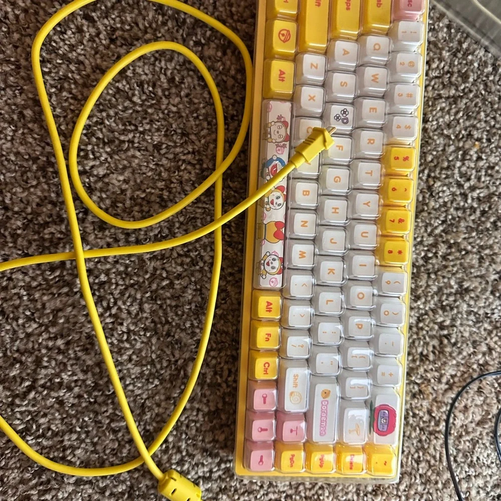 3068v2 BT5.0 Wireless Keyboard - Yellow and Pink